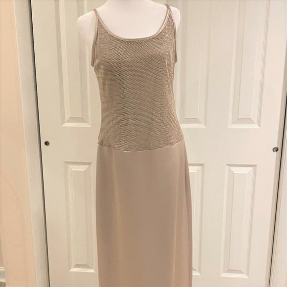 Elegant Satin Bronze-beige gown with metallic mesh bolero - Picture 2 of 4